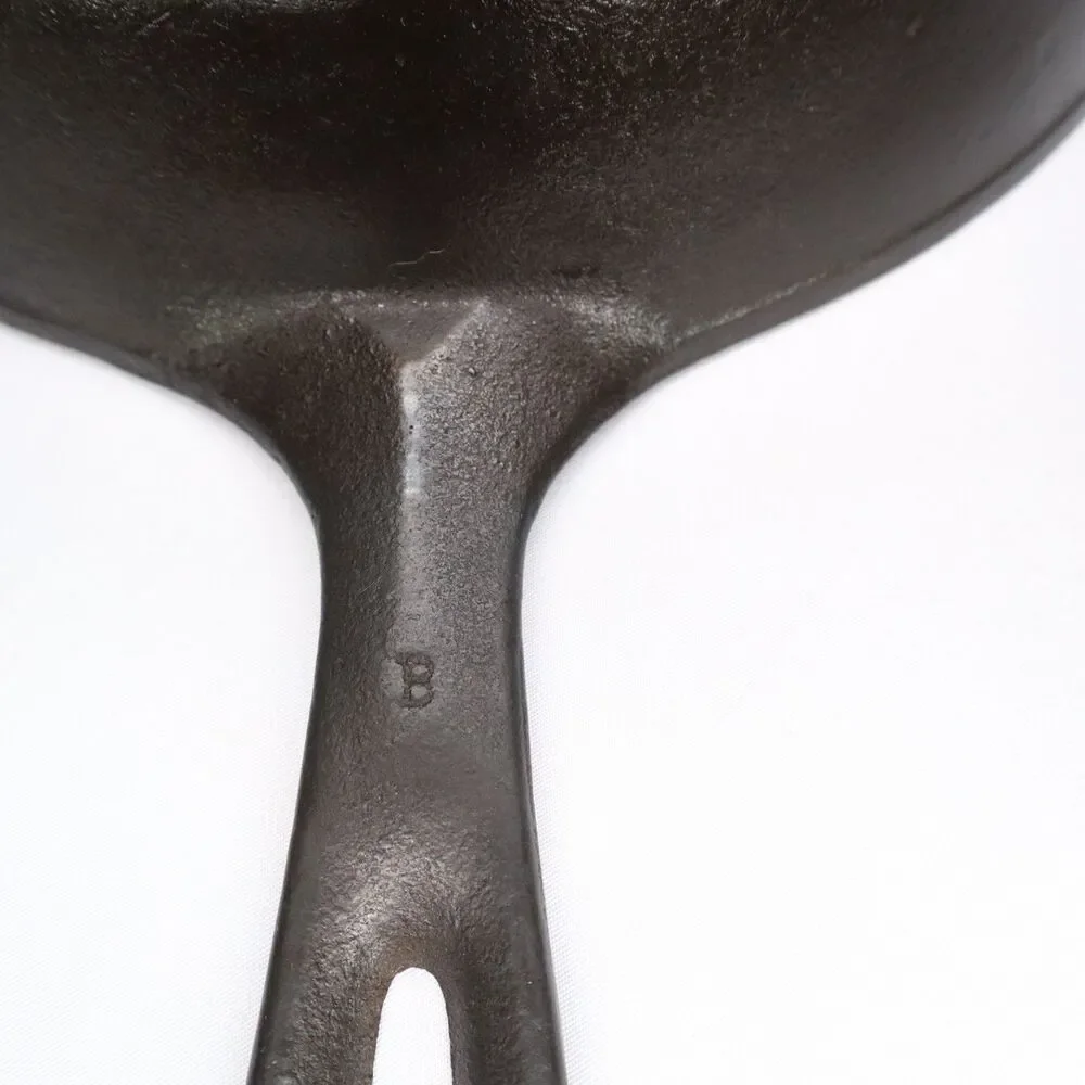 Cast Iron #7 Round Skillet Frying Pan 9 3/4